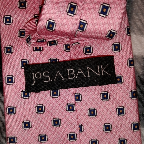 Jos. A. Bank | Pink & Navy Silk Neck Tie - Picture 5 of 9